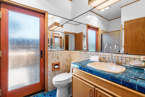 Bathroom, Interior, Tile Countertops