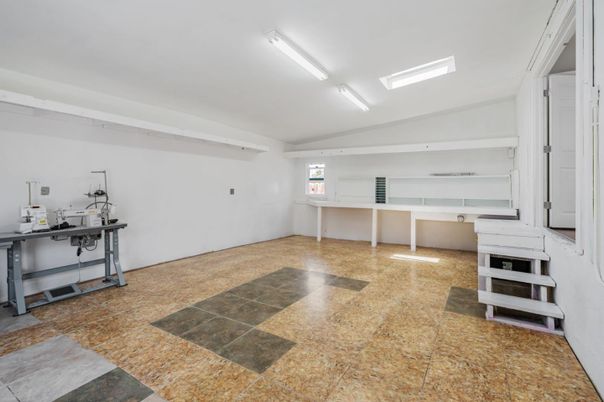 Garage, Interior