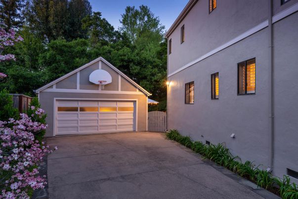 Detached Garage, Exterior