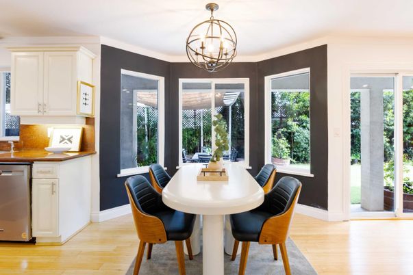 Chandelier, Dining room, Interior, Kitchen, Wood Texture Flooring