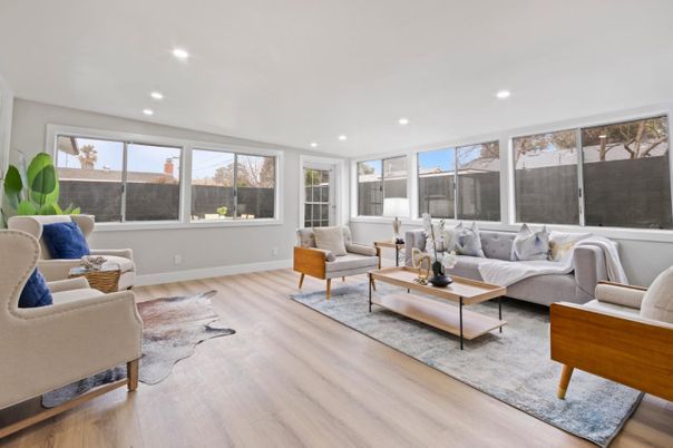 Interior, Living room, Recessed Lighting, Wood Texture Flooring