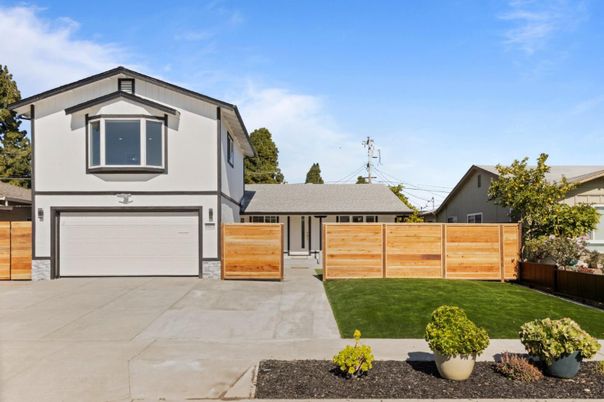 Attached, Exterior, Facade, Modern