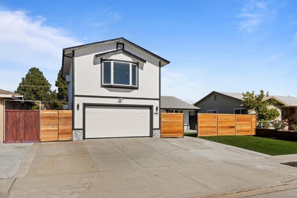Attached, Exterior, Facade, Modern