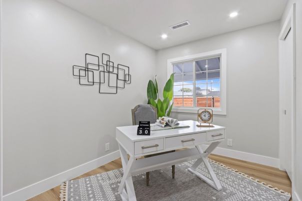 Home Office, Interior, Recessed Lighting, Wood Texture Flooring