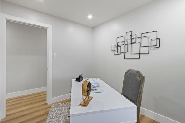 Home Office, Interior, Recessed Lighting, Wood Texture Flooring