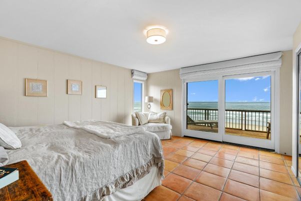 Bedroom, Interior, Water