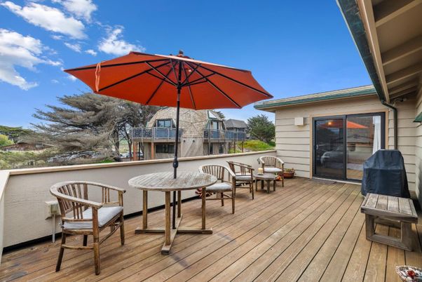 Exterior, Wood Texture Flooring