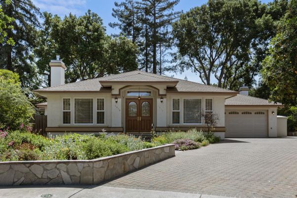 Attached, Exterior, Facade, Ranch