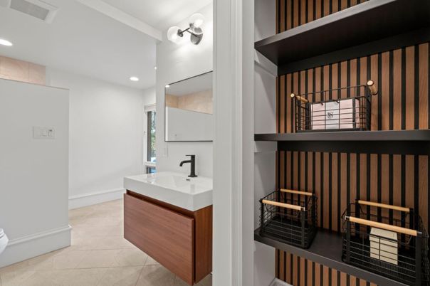 Bathroom, Interior, Recessed Lighting
