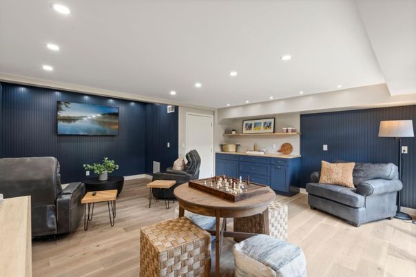 Interior, Living room, Recessed Lighting, Wood Texture Flooring