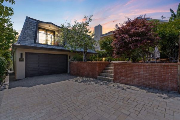 Attached, Exterior, Facade, Modern