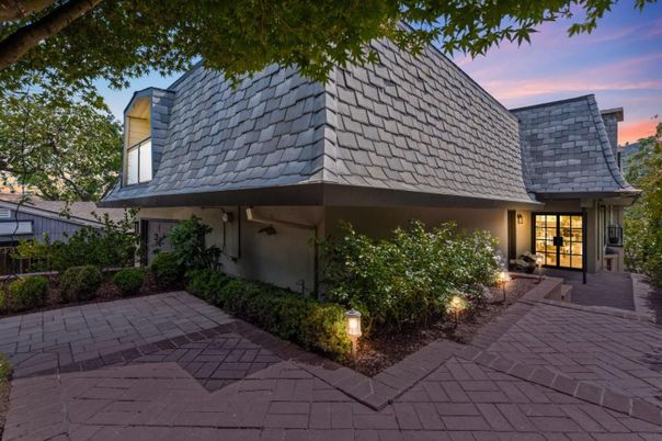 Exterior, Facade, Cape Cod