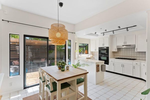 Dining room, Interior, Kitchen, Pendant Lights, Stainless Steel Appliances