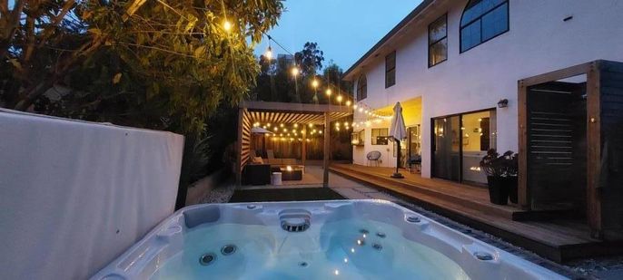 Exterior, Hot Tub