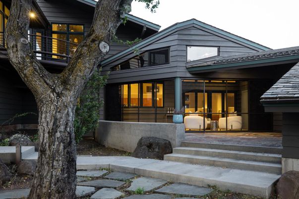 Exterior, Facade, American Craftsman