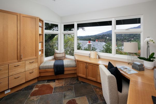 Home Office, Interior