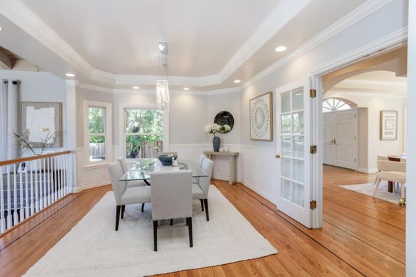 Chandelier, Dining room, Interior, Recessed Lighting, Wood Texture Flooring