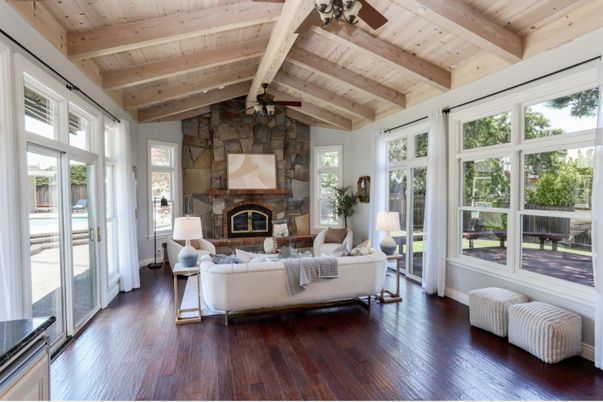 Chandelier, Dining room, Interior, Recessed Lighting, Wood Texture Flooring