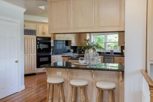 Chandelier, Dining room, Interior, Kitchen, Recessed Lighting, Wood Texture Flooring