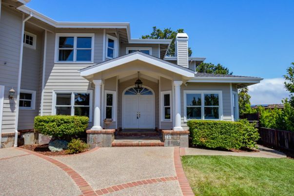 Attached, Exterior, Facade, American Craftsman