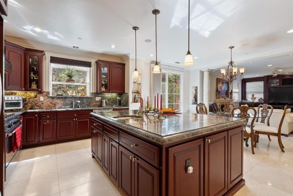 Chandelier, Dining room, Interior, Kitchen, Living room, Pendant Lights, Recessed Lighting, Stainless Steel Appliances