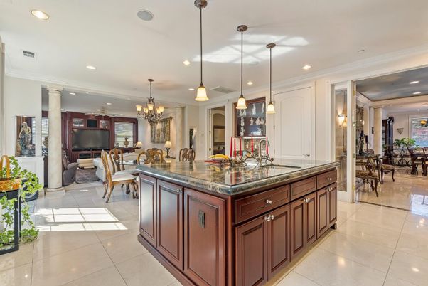 Chandelier, Dining room, Interior, Kitchen, Living room, Pendant Lights, Recessed Lighting