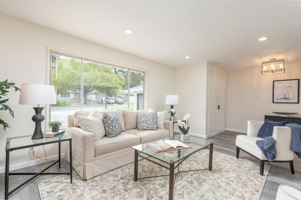 Interior, Living room, Recessed Lighting, Wood Texture Flooring