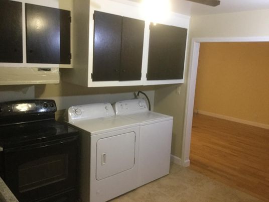 Interior, Utility Closets, Washer, Wood Texture Flooring