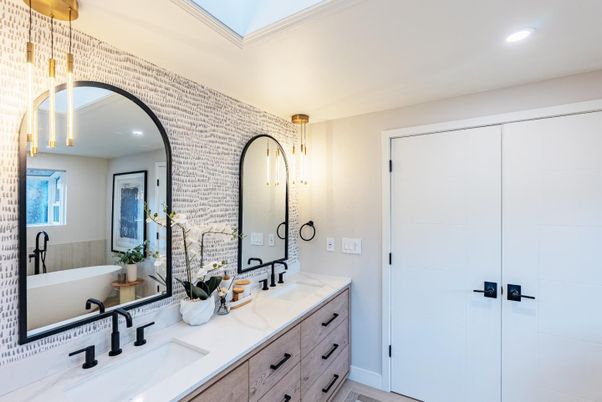 Bathroom, Dual Sink Vanities, Interior, Recessed Lighting