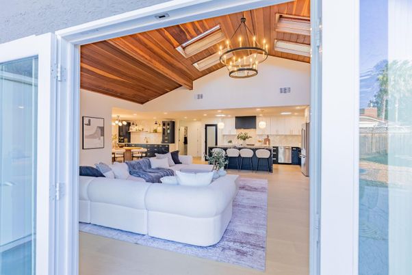 Chandelier, Dining room, Interior, Kitchen, Living room, Pendant Lights, Recessed Lighting, Stainless Steel Appliances, Wooden Beams, Wooden Ceilings