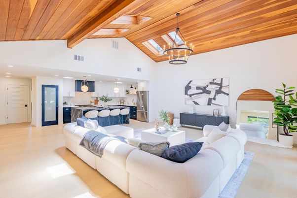 Interior, Kitchen, Living room, Pendant Lights, Recessed Lighting, Stainless Steel Appliances, Wooden Beams, Wooden Ceilings, Wood Texture Flooring