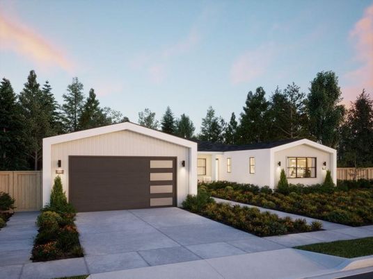 Attached, Exterior, Facade, Ranch