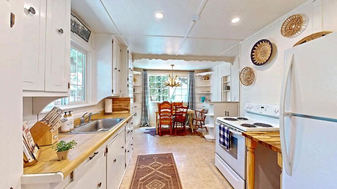 Chandelier, Dining room, Interior, Kitchen, Recessed Lighting