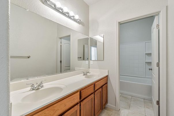 Bathroom, Dual Sink Vanities, Interior