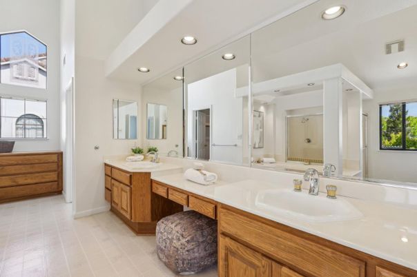 Bathroom, Dual Sink Vanities, Interior, Recessed Lighting