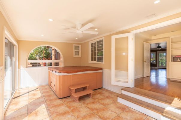Hot Tub, Interior, Recessed Lighting, Wood Texture Flooring