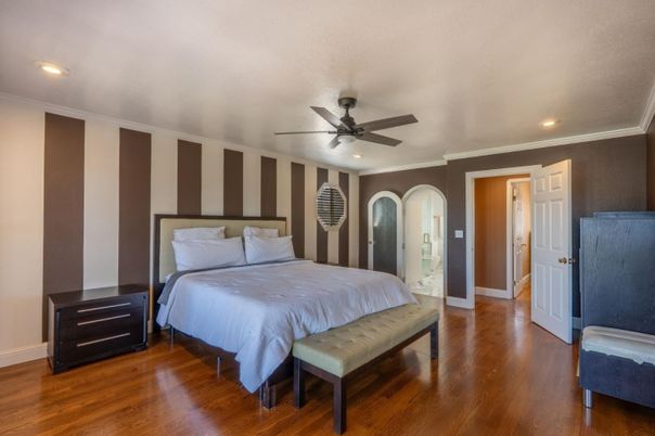 Bedroom, Interior, Recessed Lighting, Wood Texture Flooring