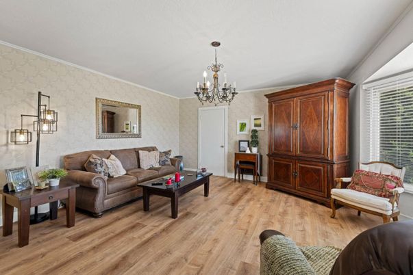Chandelier, Interior, Living room, Wood Texture Flooring