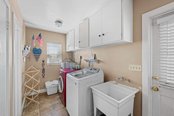 Interior, Washer