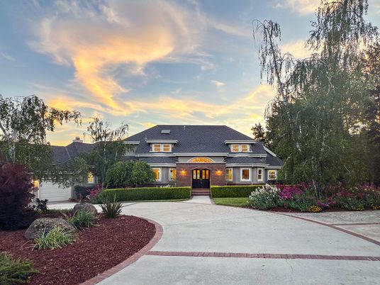 Backyard, Exterior, Facade, French Provincial