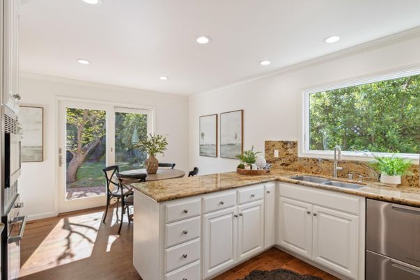 Dining room, Interior, Kitchen, Recessed Lighting, Wood Texture Flooring