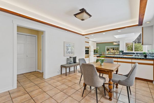 Dining room, Interior, Kitchen, Recessed Lighting