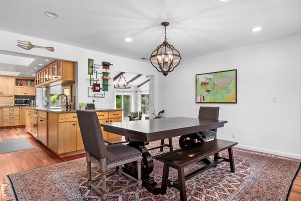 Chandelier, Dining room, Interior, Kitchen, Pendant Lights, Recessed Lighting, Wood Texture Flooring