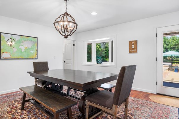 Chandelier, Dining room, Interior, Recessed Lighting, Wood Texture Flooring