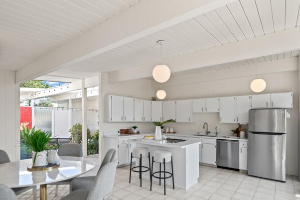 Dining room, Interior, Kitchen, Pendant Lights, Stainless Steel Appliances