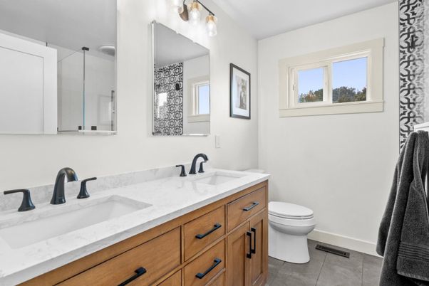 Bathroom, Dual Sink Vanities, Interior