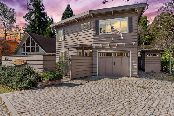 Attached, Exterior, Facade, Modern