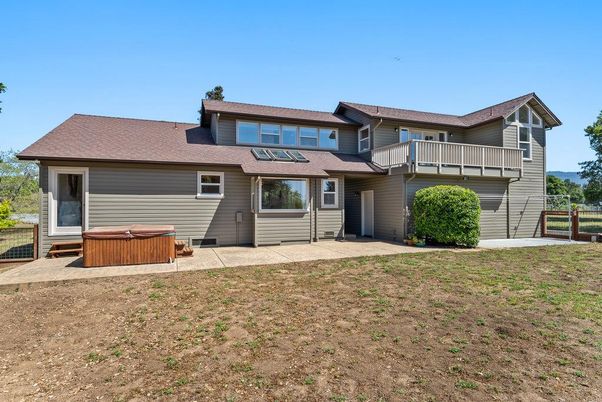 Backyard, Exterior, Hot Tub