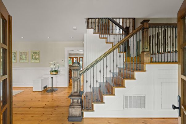 Interior, Recessed Lighting, Wood Texture Flooring