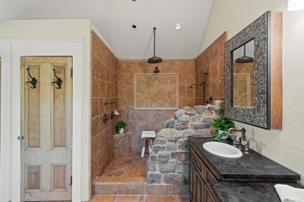 Bathroom, Interior, Recessed Lighting